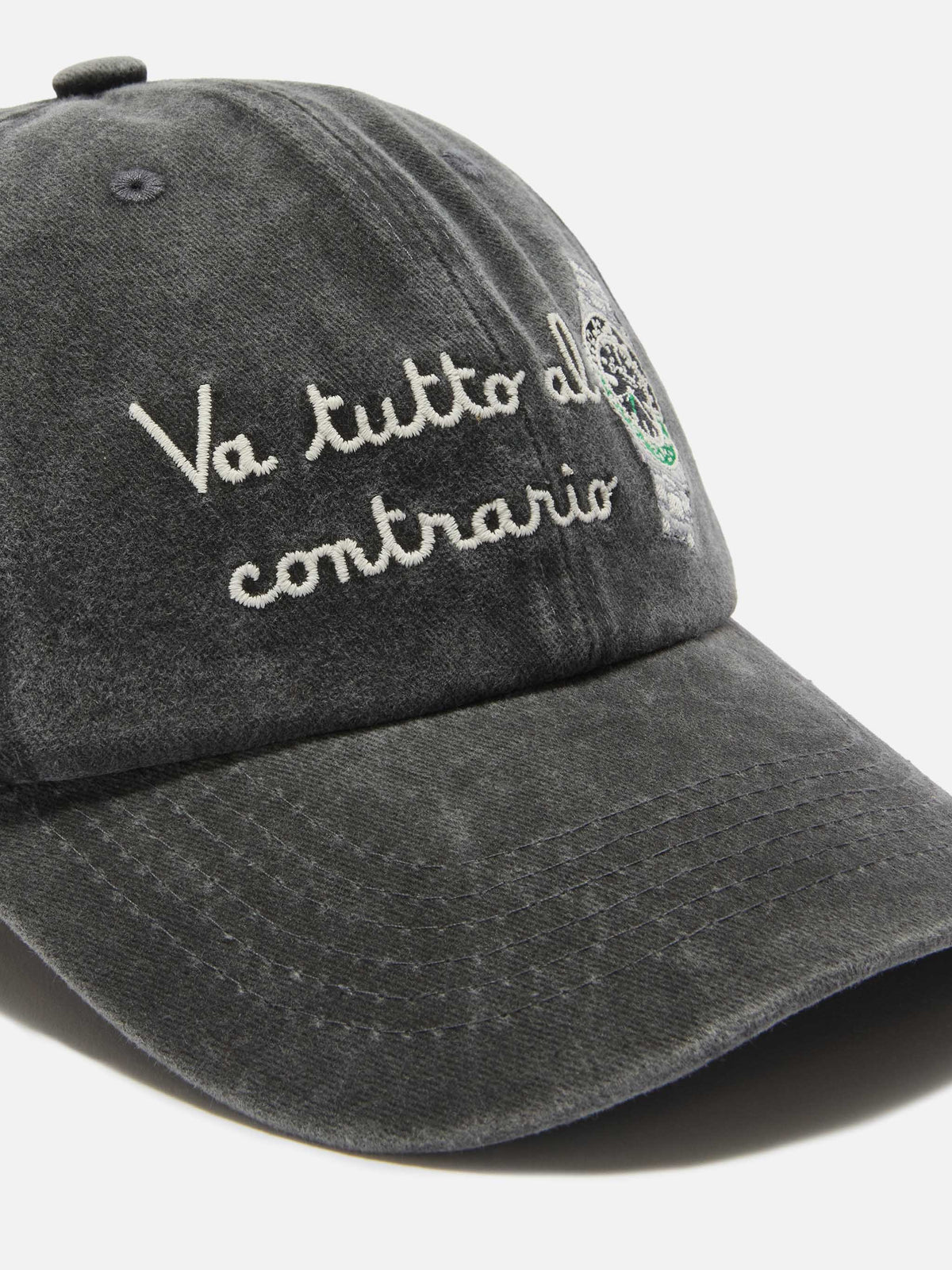 Davis cotton baseball cap in black with Va tutto al contrario embroidery
