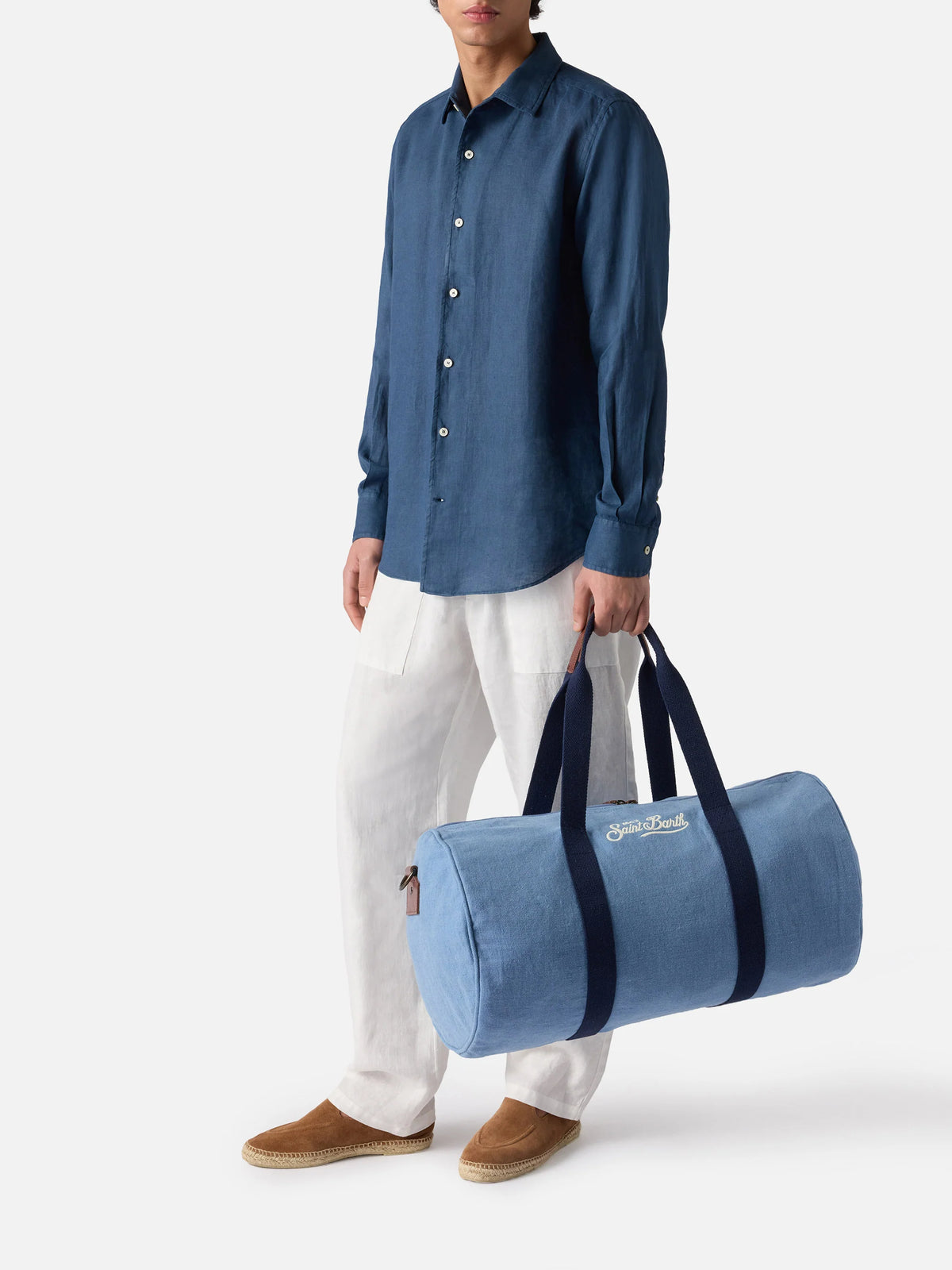 Round Jetleg blue linen weekender with contrasting embroidered logo